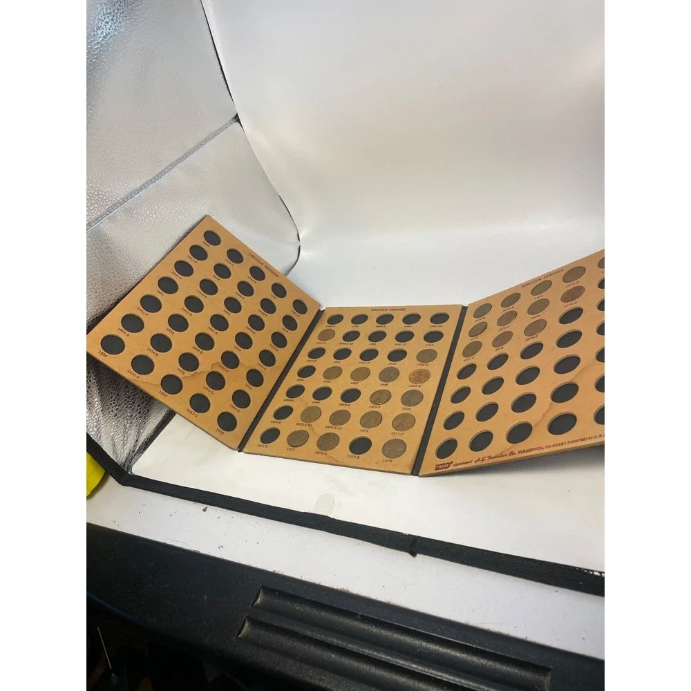 1909-1945‎ Lincoln Penny Coin Folder with 27 Coins